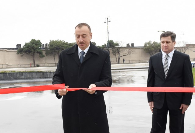 İlham Əliyev yeni Mərkəzin açılışında - FOTOLAR